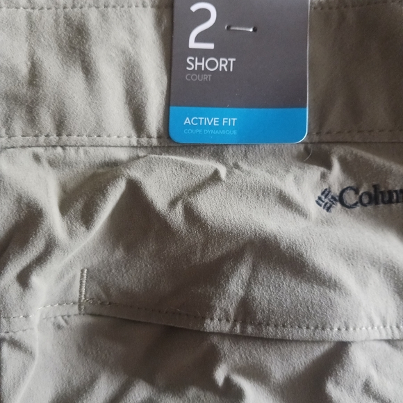 Green Columbia Hiking Shorts- Size 2 - Picture 6 of 6